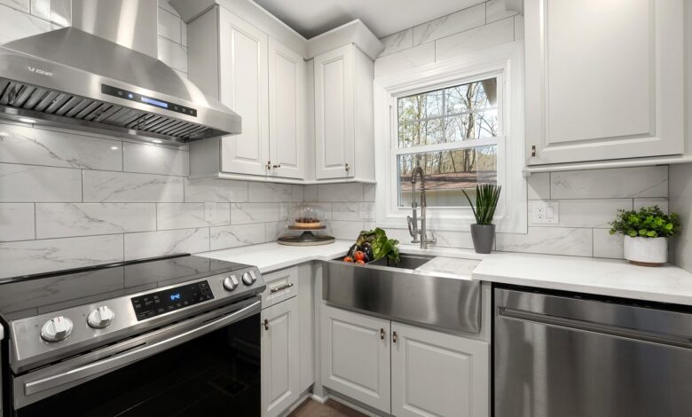 Hota din inox profesionala: partenerul nevazut din bucatarie. Iata de ce trebuie sa tii cont atunci cand o achizitionezi